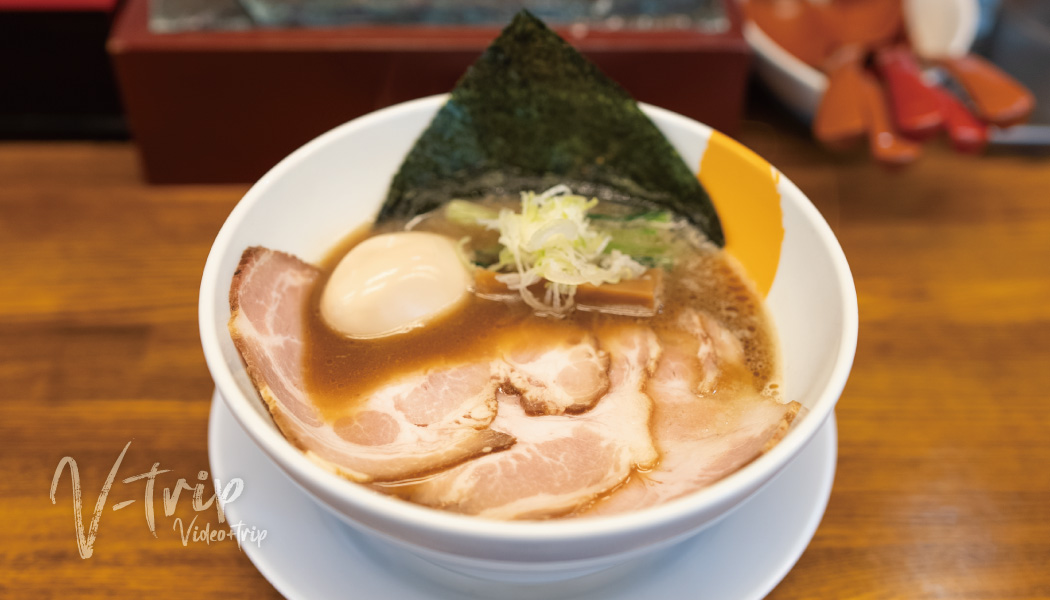 京都 月替りの限定ラーメンや豚青湯スープで人気のラーメン店！拳10ラーメン(こぶとん)
