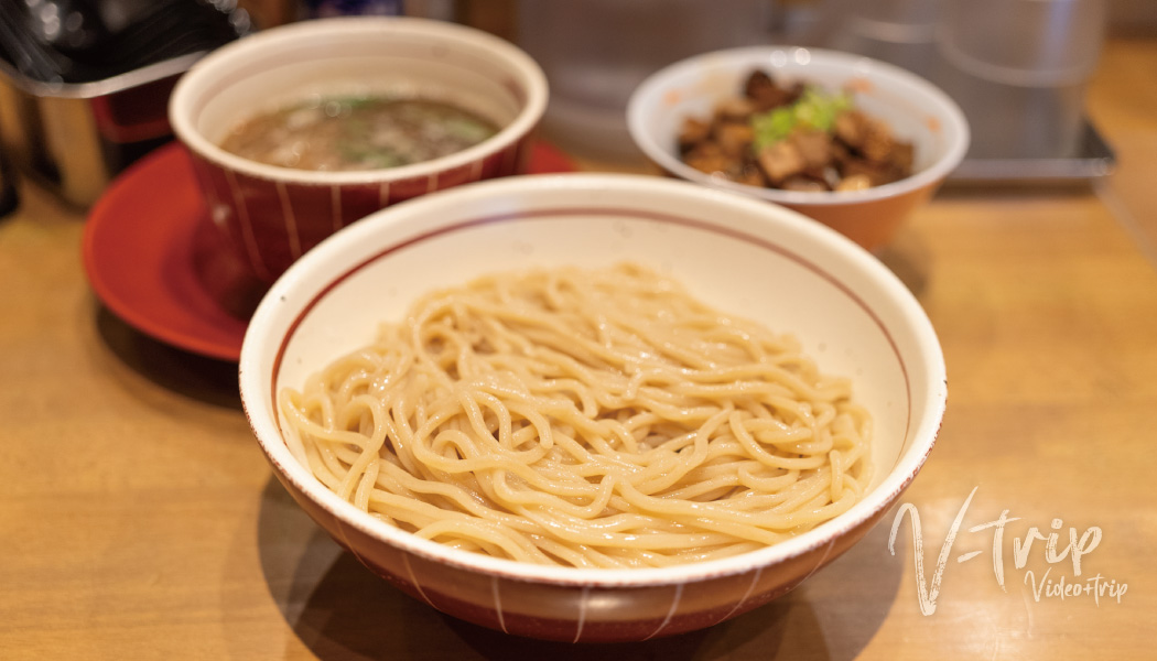 大阪･中津 人気店の味を受け継ぐ和風醤油ラーメンとつけ麺のお店！Ramen がちんこ一家