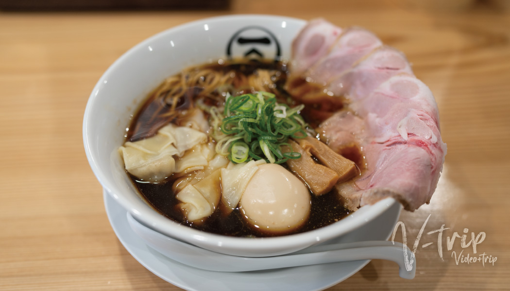京都 金閣寺エリア 魚介と鶏の2種のスープで味わうラーメン店！らぁ麺きむら