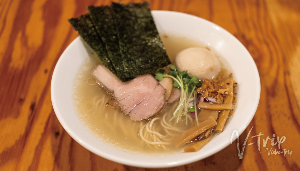 愛知･岡崎 レコードだらけのおしゃれなバーのような隠れ家的ラーメン店で味わう絶品麺！銀界拉麺